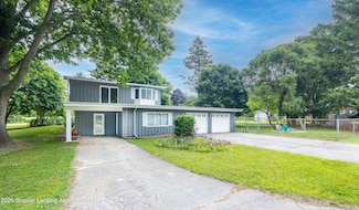 647 Ridgeview Dr, Corunna, MI 48817