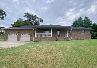 1004 SW 3rd St, Washington, IN 47501