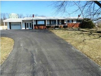 2940 Scottdale Smithton Rd, Scottdale, PA 15683
