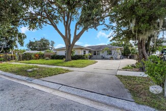 1503 Fox Run Dr, Tarpon Springs, FL 34689