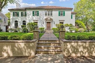 514 Blackstone Blvd, Providence, RI 02906