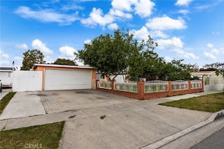526 Nottingham Ave, Santa Ana, CA 92703