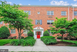 1712 W Abingdon Dr Unit 102, Alexandria, VA 22314