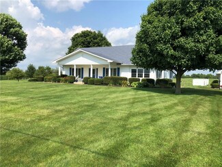 6713 N 300 E, Whiteland, IN 46184