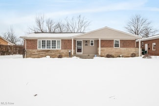 6597 Kingswood Dr, Cleveland, OH 44124