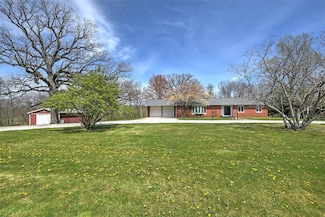 2840 Boiling Springs Rd, Decatur, IL 62526