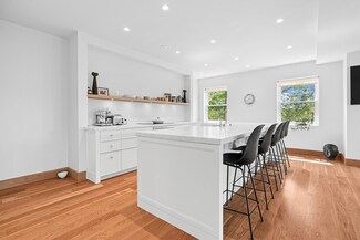344 Tappan St Unit 3, Brookline, MA 02445