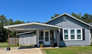 218 Clara St, Jennings, LA 70546