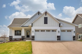 1067 Alta Ave N, Hudson, WI 54016