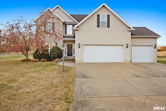 13921 N River Crest Dr, Chillicothe, IL 61523