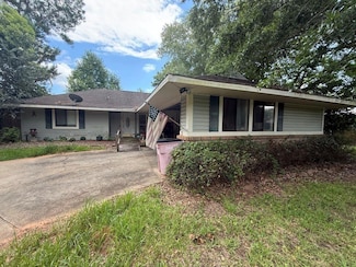 807 W Magnolia Ave, Foley, AL 36535
