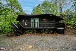 1923 Arolla Ct E, Gatlinburg, TN 37738