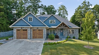 38 Fernwood Ln, Binghamton, NY 13901