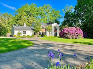 9646 Rollin Rd, Willoughby, OH 44094