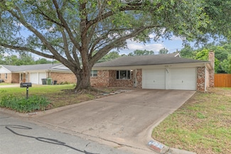 325 Belmont St, Hurst, TX 76053