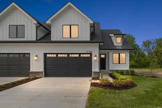 5784 Heights Blvd, Sterling Heights, MI 48314