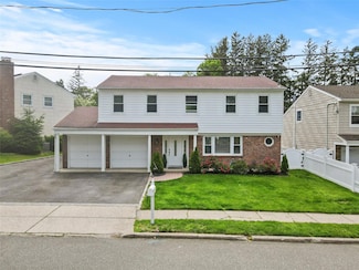 1 Bennett Ave, Huntington Station, NY 11746