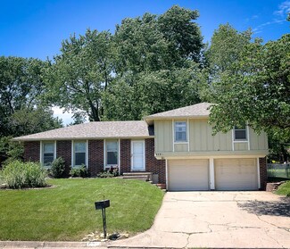 629 N Lake Dr, Marshall, MO 65340