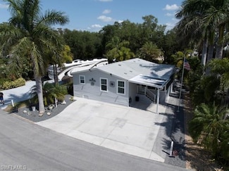5570 Cypress Woods Resort Dr, Fort Myers, FL 33905