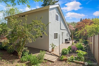 9624 SW Gorsuch Rd, Vashon, WA 98070