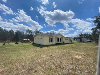 1364 Lakeview Dr, Mio, MI 48647