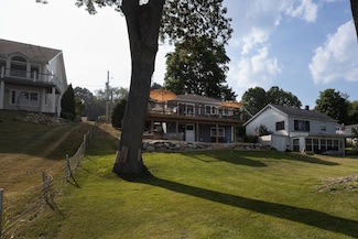 14761 N Barton Lake Dr, Vicksburg, MI 49097
