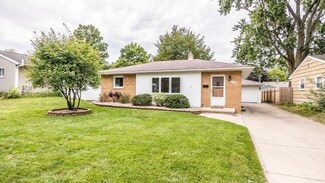 1212 Chapel Ct, Ann Arbor, MI 48103