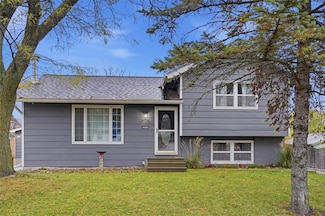 1227 Sunset St, Polk City, IA 50226