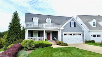 105 Pear Tree Cir, Chagrin Falls, OH 44022