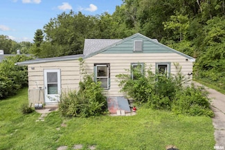 242 S State Ave, Hampton, IL 61256