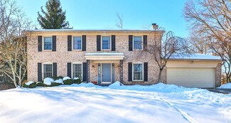 8001 Blairhouse Dr, Cincinnati, OH 45244