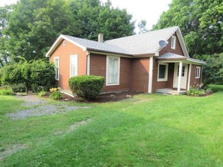 2807 Gore Rd, Derby, VT 05829