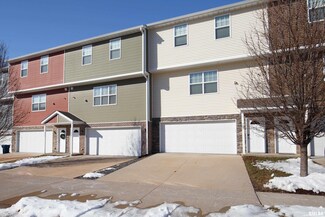 732 Cox Ct, Le Claire, IA 52753