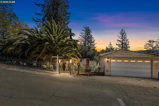 40 Las Palomas, Orinda, CA 94563