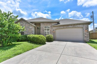 3118 E Kingsley St, Springfield, MO 65804