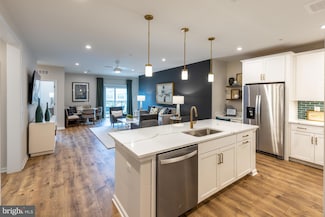 13210 Petrel St Unit 3304, Clarksburg, MD 20871