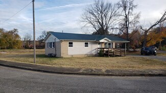 203 N Clydeton Rd, Waverly, TN 37185