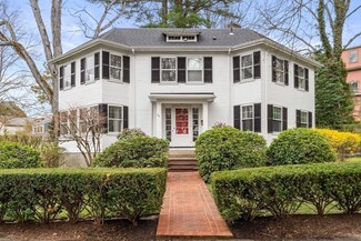94 Moffat Rd, Waban, MA 02468