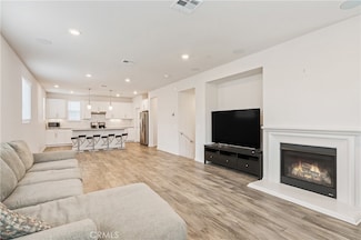 14714 Sherman Way, Van Nuys, CA 91405