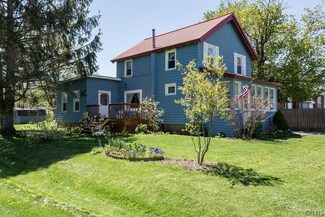 650 School St, Skaneateles, NY 13152