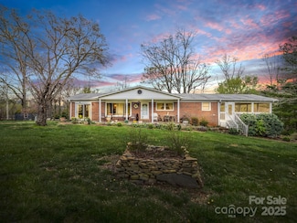 24 Clarke Rd, Asheville, NC 28805