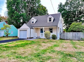 50 Pilgrim Rd, Bridgeport, CT 06610