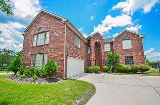 408 Elder Grove Ct, Pearland, TX 77584