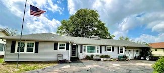 1227 S Main St, Blackwell, OK 74631