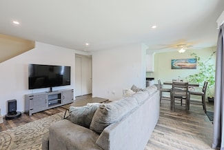 3454 Castle Glen Dr Unit 104, San Diego, CA 92123