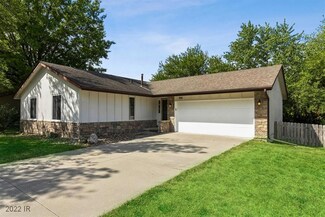 1100 Vividell Ln, West Des Moines, IA 50266