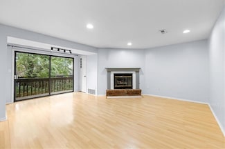 8137 Holmes Rd Unit 201, Kansas City, MO 64131