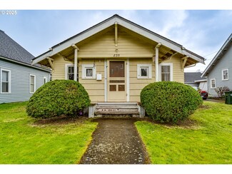 835 Maple St, Junction City, OR 97448