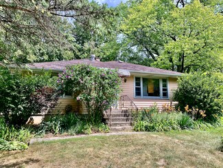 27252 W Nippersink Rd, Ingleside, IL 60041