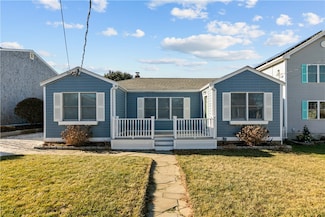 98 Foxboro Ave, Portsmouth, RI 02871